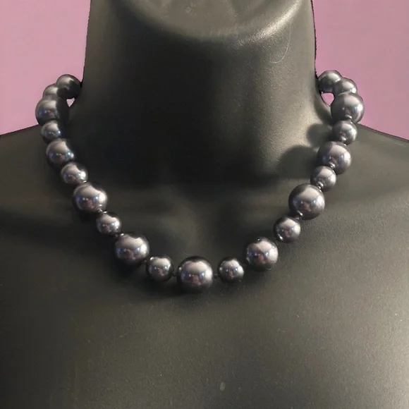 Vintage metallic gray bead necklace - Picture 1 of 4